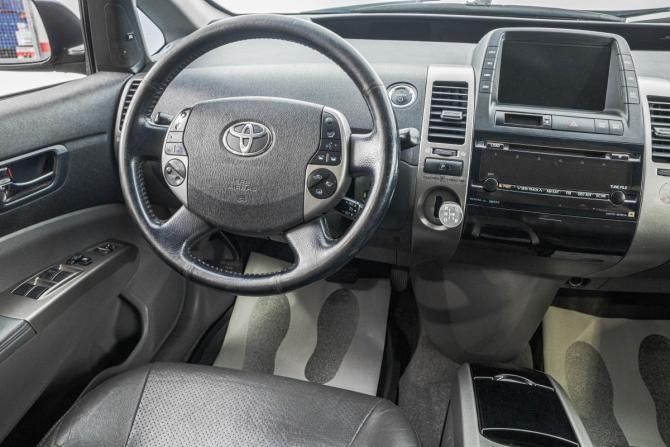 Toyota Prius II Рестайлинг (XW20) с пробегом 2008 года, цена 869 000 рублей, 240000 км, лифтбек, Автокод Объявления