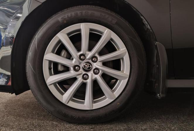 Toyota Camry VIII (XV70) Рестайлинг с пробегом 2021 года, цена 2 580 000 рублей, 112021 км, седан, Автокод Объявления