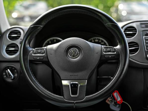 Volkswagen Tiguan I Рестайлинг с пробегом 2013 года, цена 1 048 000 рублей, 180045 км, внедорожник, Автокод Объявления