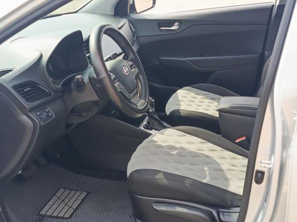 Hyundai Solaris II Рестайлинг с пробегом 2021 года, цена 1 665 000 рублей, 106439 км, седан, Автокод Объявления