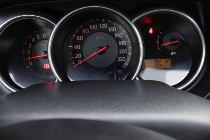 Nissan Tiida I с пробегом 2007 года, цена 595 000 рублей, 228292 км, хэтчбек, Автокод Объявления