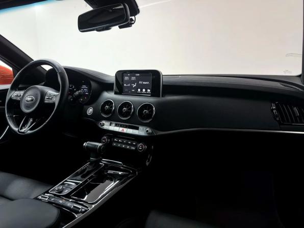 Kia Stinger I с пробегом 2019 года, цена 3 999 000 рублей, 4500 км, лифтбек, Автокод Объявления