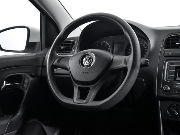Volkswagen Polo V Рестайлинг с пробегом 2017 года, цена 999 000 рублей, 150202 км, седан, Автокод Объявления