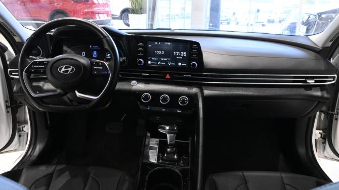 Hyundai Elantra VII (CN7) Рестайлинг с пробегом 2023 года, цена 1 859 000 рублей, 14737 км, седан, Автокод Объявления