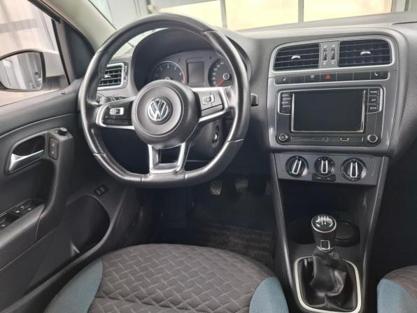 Volkswagen Polo V Рестайлинг с пробегом 2019 года, цена 1 245 000 рублей, 112936 км, седан, Автокод Объявления