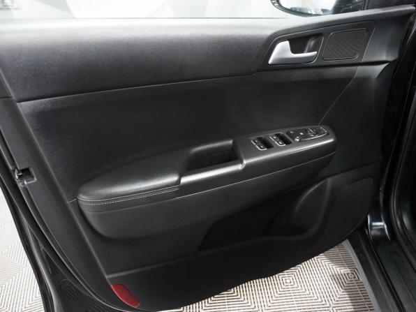 Kia Sportage IV Рестайлинг с пробегом 2019 года, цена 1 987 000 рублей, 101000 км, внедорожник, Автокод Объявления