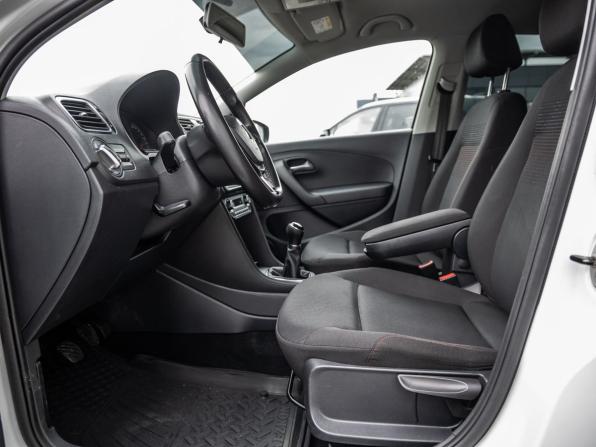 Volkswagen Polo V Рестайлинг с пробегом 2017 года, цена 1 098 000 рублей, 145169 км, седан, Автокод Объявления