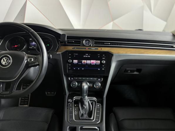 Volkswagen Passat B8 с пробегом 2018 года, цена 2 375 000 рублей, 175453 км, универсал, Автокод Объявления