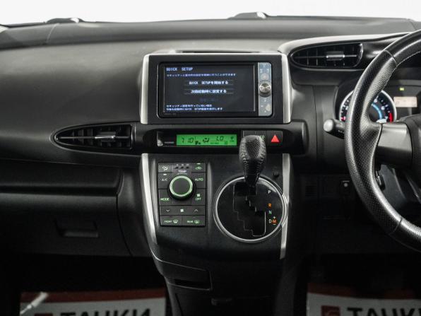Toyota Wish II с пробегом 2009 года, цена 1 200 500 рублей, 177523 км, минивэн, Автокод Объявления