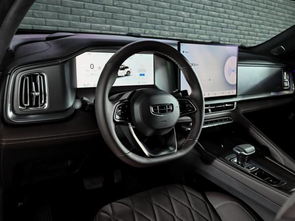Geely Monjaro I Рестайлинг с пробегом 2026 года, цена 4 390 000 рублей, 42 км, внедорожник, Автокод Объявления