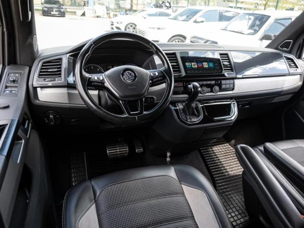 Volkswagen Multivan T6 с пробегом 2018 года, цена 5 690 000 рублей, 151031 км, минивэн, Автокод Объявления