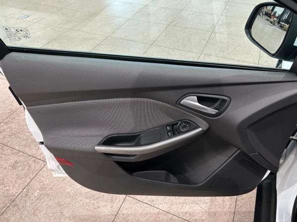 Ford Focus III с пробегом 2013 года, цена 779 000 рублей, 93698 км, хэтчбек, Автокод Объявления