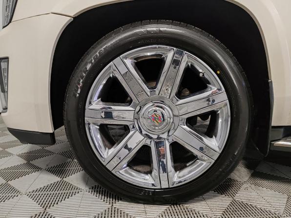 Cadillac Escalade IV с пробегом 2015 года, цена 2 999 000 рублей, 253776 км, внедорожник, Автокод Объявления