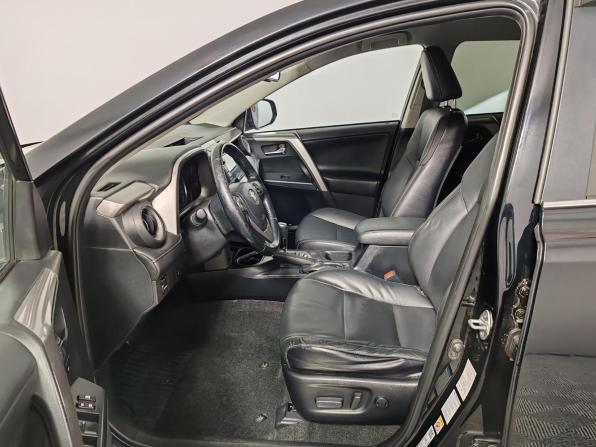 Toyota RAV4 IV (XA40) Рестайлинг с пробегом 2017 года, цена 2 375 000 рублей, 202694 км, внедорожник, Автокод Объявления