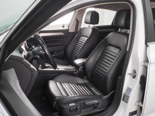 Volkswagen Passat B8 с пробегом 2018 года, цена 2 226 000 рублей, 235397 км, седан, Автокод Объявления