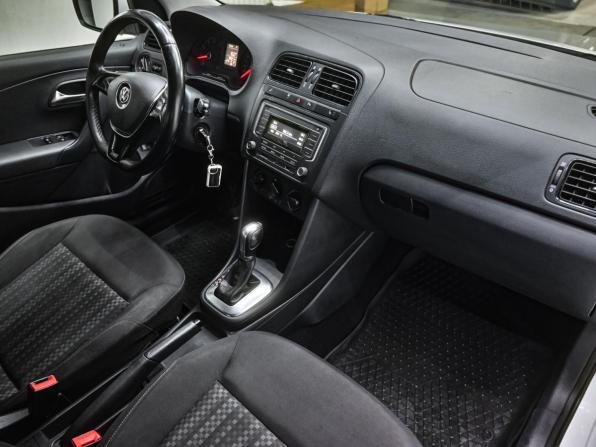 Volkswagen Polo V Рестайлинг с пробегом 2016 года, цена 989 000 рублей, 198982 км, седан, Автокод Объявления