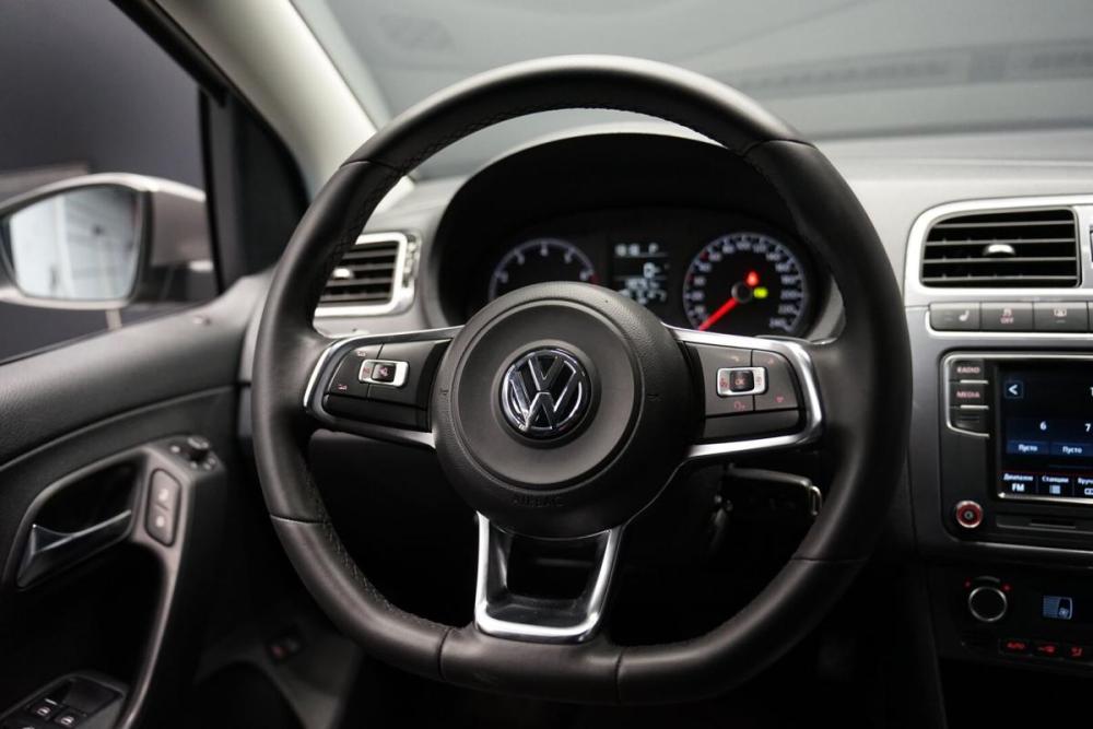 Volkswagen Polo V Рестайлинг Крым  - изображение 17