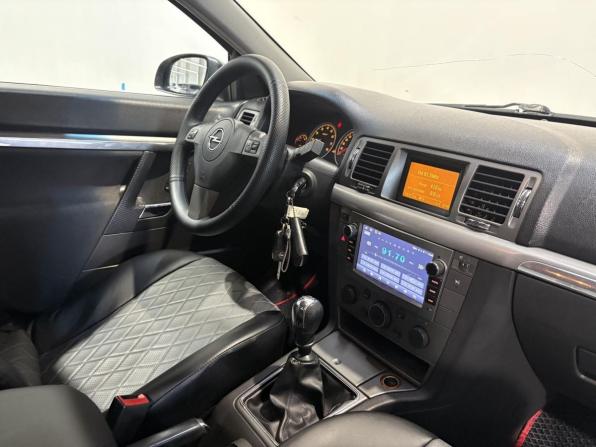 Opel Vectra C Рестайлинг с пробегом 2006 года, цена 438 000 рублей, 292627 км, седан, Автокод Объявления