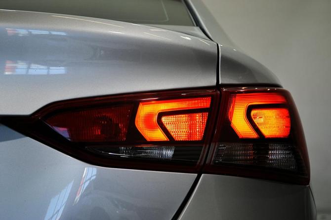 Hyundai Solaris II Рестайлинг с пробегом 2021 года, цена 1 399 000 рублей, 115000 км, седан, Автокод Объявления