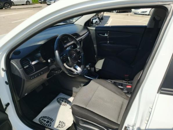 Kia Rio IV с пробегом 2018 года, цена 1 593 200 рублей, 68292 км, хэтчбек, Автокод Объявления