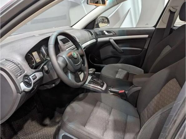 Skoda Octavia II (A5) Рестайлинг с пробегом 2009 года, цена 680 000 рублей, 247000 км, лифтбек, Автокод Объявления