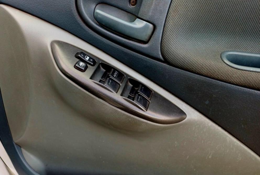 Toyota Vitz I (P10) Абакан  - изображение 10