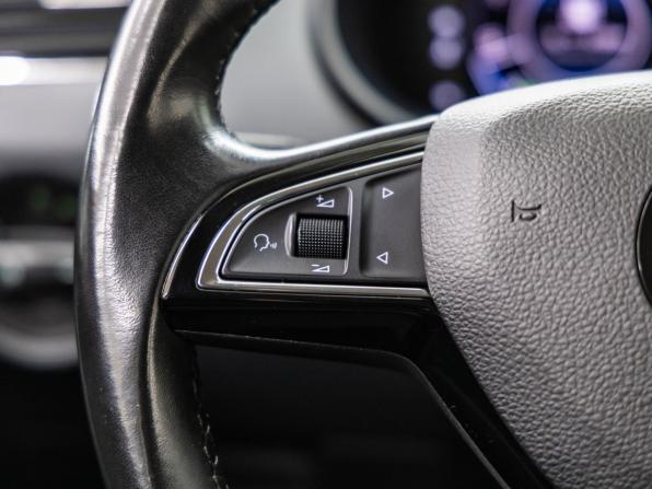 Skoda Octavia III (A7) Рестайлинг с пробегом 2020 года, цена 1 938 000 рублей, 157722 км, лифтбек, Автокод Объявления