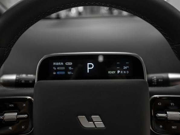 Li Auto (Lixiang) L8 I с пробегом 2023 года, цена 6 500 000 рублей, 50 км, внедорожник, Автокод Объявления
