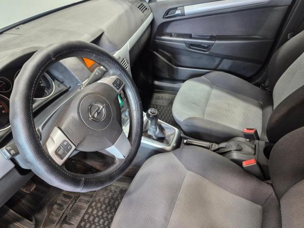 Opel Astra H Рестайлинг с пробегом 2012 года, цена 653 000 рублей, 241364 км, седан, Автокод Объявления
