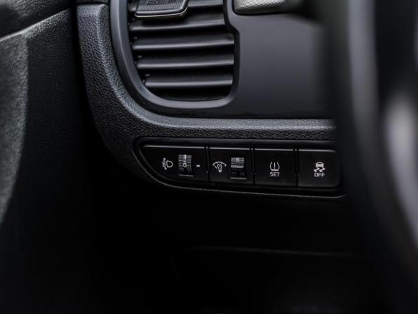 Kia Rio IV с пробегом 2018 года, цена 1 240 000 рублей, 199207 км, хэтчбек, Автокод Объявления