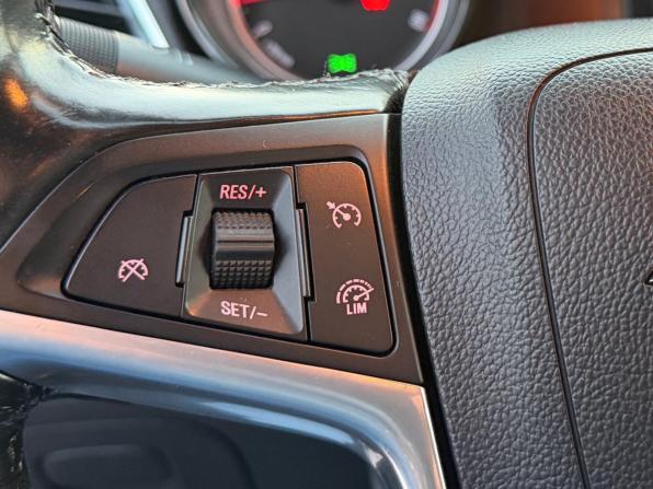 Opel Mokka I с пробегом 2013 года, цена 1 050 000 рублей, 164269 км, внедорожник, Автокод Объявления
