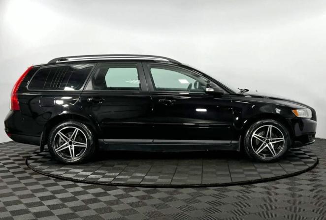 Volvo V50 I Рестайлинг с пробегом 2010 года, цена 820 000 рублей, 265060 км, универсал, Автокод Объявления
