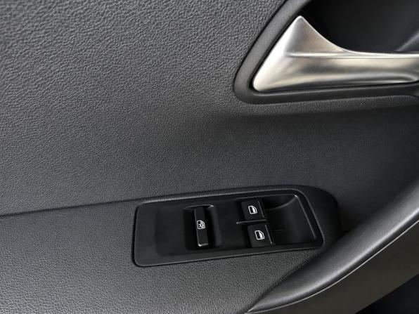 Volkswagen Polo V Рестайлинг с пробегом 2017 года, цена 729 000 рублей, 142788 км, седан, Автокод Объявления