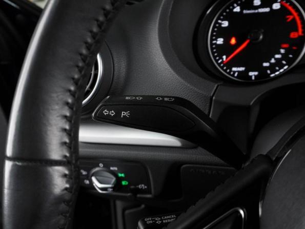 Audi A3 III (8V) Рестайлинг с пробегом 2019 года, цена 1 929 000 рублей, 150691 км, седан, Автокод Объявления