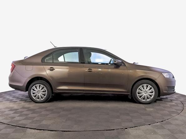 Skoda Rapid I Рестайлинг с пробегом 2019 года, цена 1 360 000 рублей, 109860 км, лифтбек, Автокод Объявления