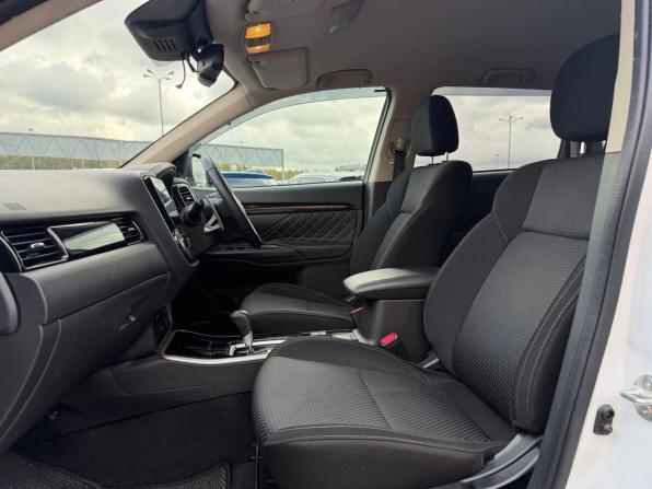 Mitsubishi Outlander III Рестайлинг 3 с пробегом 2019 года, цена 1 985 000 рублей, 180000 км, внедорожник, Автокод Объявления