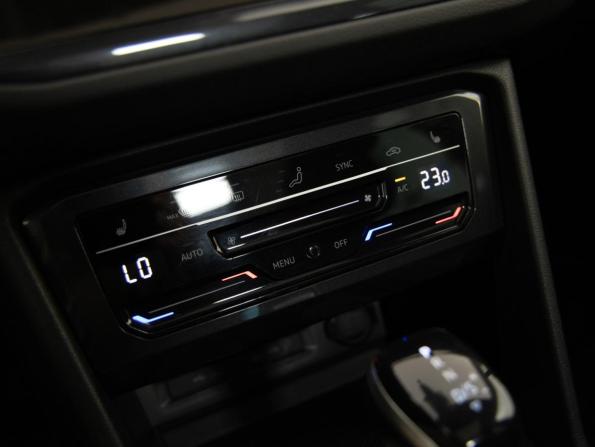Volkswagen Tiguan II Рестайлинг с пробегом 2021 года, цена 2 799 000 рублей, 198500 км, внедорожник, Автокод Объявления