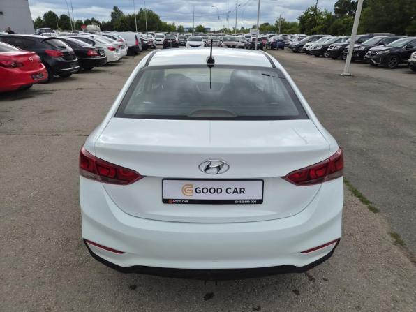 Hyundai Solaris II с пробегом 2017 года, цена 890 000 рублей, 149052 км, седан, Автокод Объявления