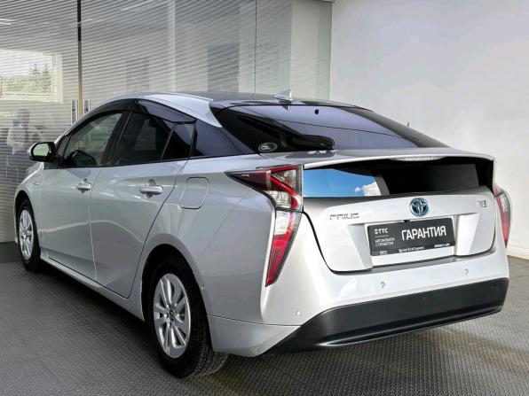 Toyota Prius IV (XW50) с пробегом 2017 года, цена 1 680 000 рублей, 152000 км, лифтбек, Автокод Объявления