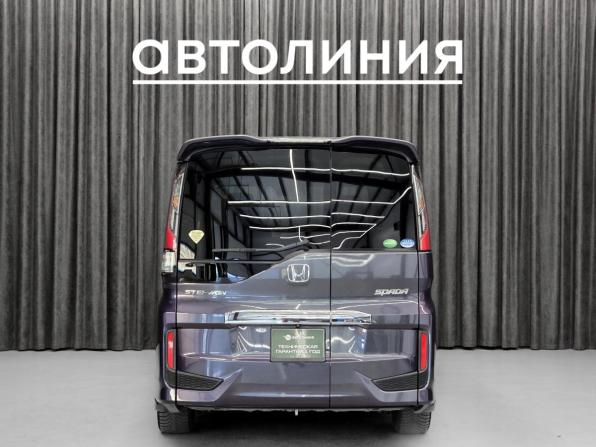 Honda Stepwgn V с пробегом 2016 года, цена 1 850 000 рублей, 140000 км, минивэн, Автокод Объявления