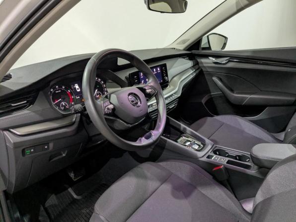 Skoda Octavia IV (A8) с пробегом 2021 года, цена 2 465 000 рублей, 53778 км, лифтбек, Автокод Объявления