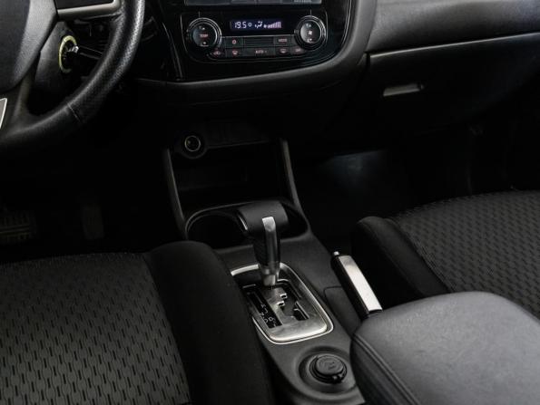 Mitsubishi Outlander III Рестайлинг 2 с пробегом 2015 года, цена 1 449 000 рублей, 189721 км, внедорожник, Автокод Объявления