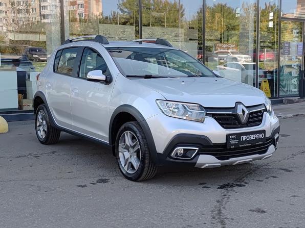 Renault Sandero II Рестайлинг с пробегом 2019 года, цена 1 255 000 рублей, 33800 км, хэтчбек, Автокод Объявления