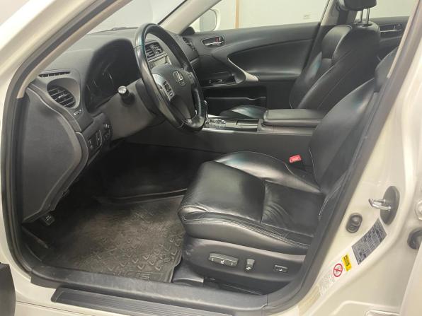 Lexus IS II Рестайлинг 2 с пробегом 2011 года, цена 1 768 000 рублей, 187659 км, седан, Автокод Объявления