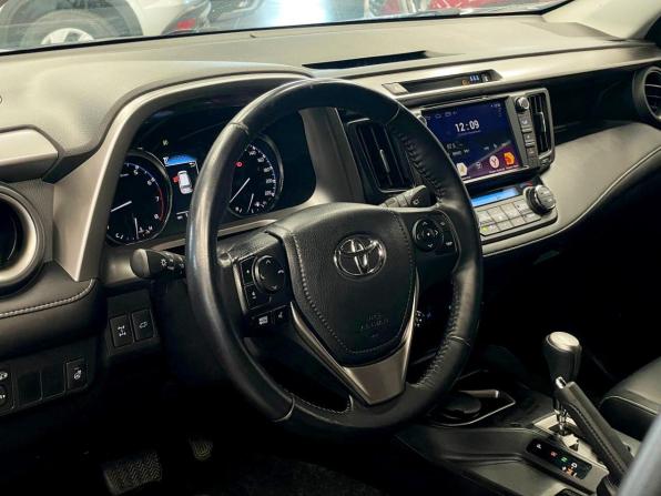 Toyota RAV4 IV (XA40) Рестайлинг с пробегом 2017 года, цена 2 761 500 рублей, 121877 км, внедорожник, Автокод Объявления