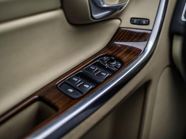 Volvo XC60 I Рестайлинг с пробегом 2013 года, цена 1 475 000 рублей, 256389 км, внедорожник, Автокод Объявления