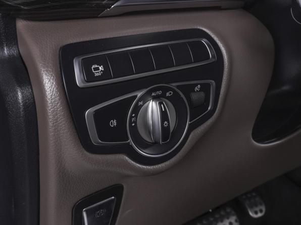 Mercedes-Benz V-Класс III (W447) Рестайлинг с пробегом 2022 года, цена 8 650 000 рублей, 9528 км, минивэн, Автокод Объявления