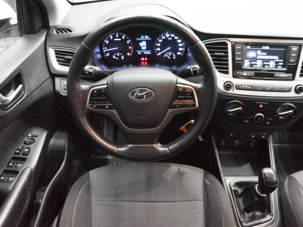 Hyundai Solaris II с пробегом 2019 года, цена 1 340 000 рублей, 104756 км, седан, Автокод Объявления