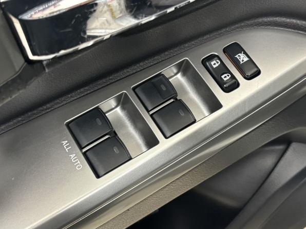 Toyota Land Cruiser 200 Series Рестайлинг 1 с пробегом 2012 года, цена 3 449 000 рублей, 212852 км, внедорожник, Автокод Объявления