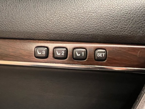 Toyota Land Cruiser 200 Series Рестайлинг 2 с пробегом 2015 года, цена 6 750 000 рублей, 89726 км, внедорожник, Автокод Объявления